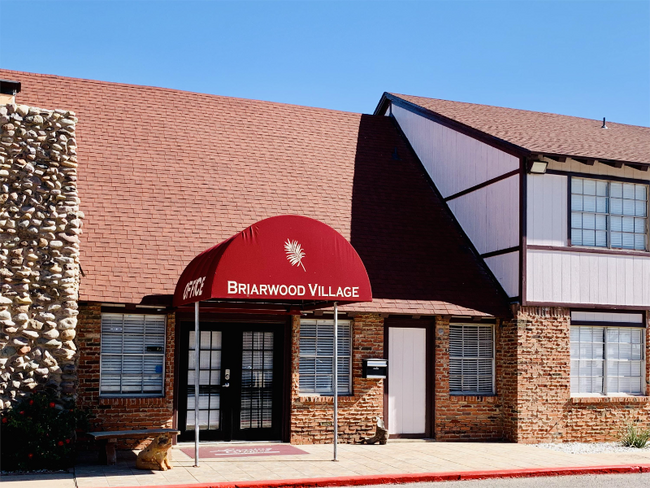 Building Photo - 3822 Englewood Cir