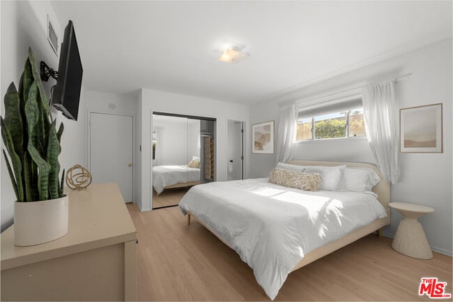 Building Photo - 6119 Goodland Ave