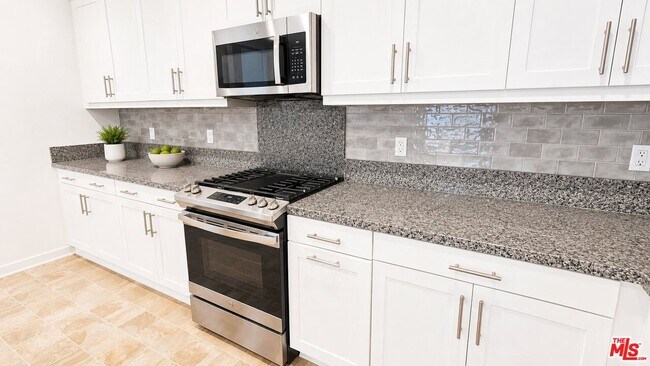 Building Photo - 6972 Calla Lily Dr