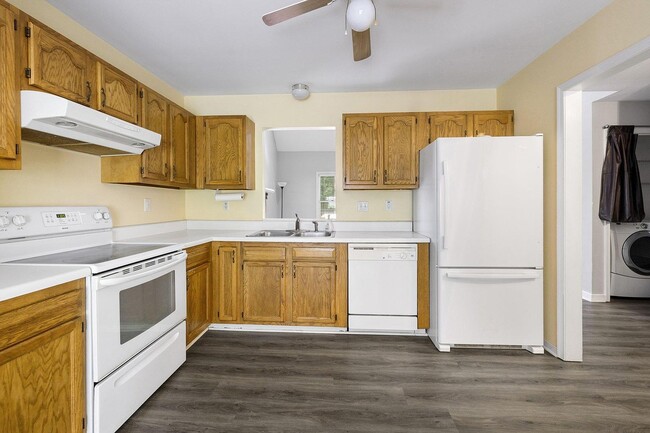 Building Photo - 5608 Chatmoss Rd