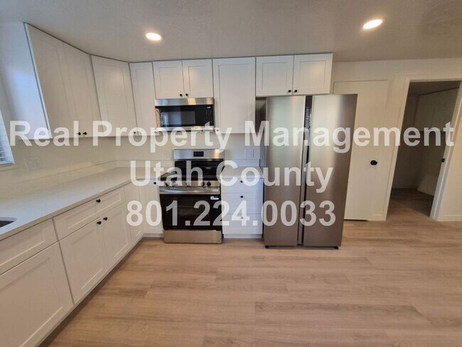 Building Photo - 1146 W 100 N