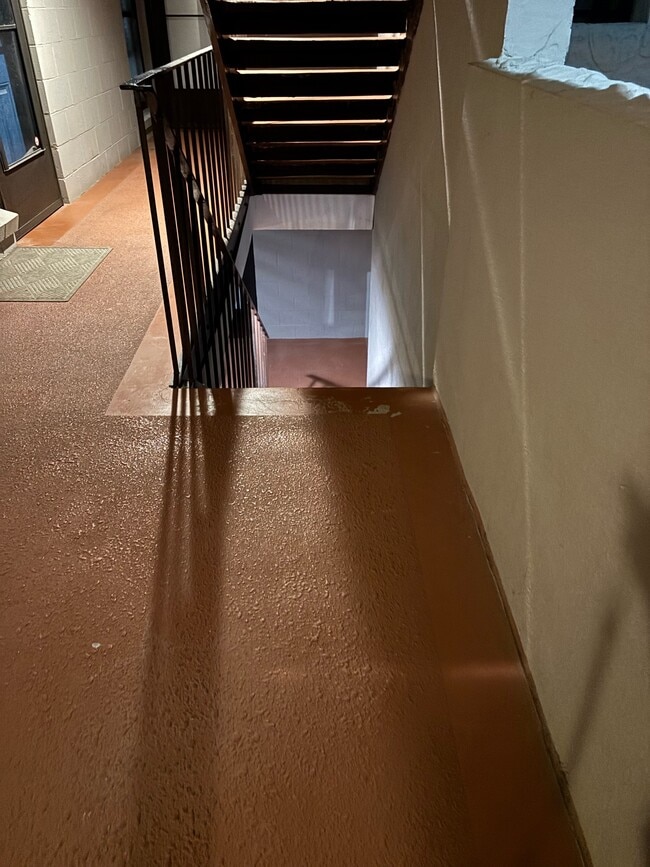 Building Photo - 120 S 38th Ave