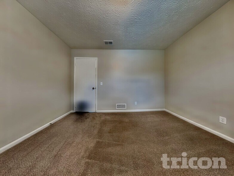 Building Photo - 2224 Clinchfield Ct