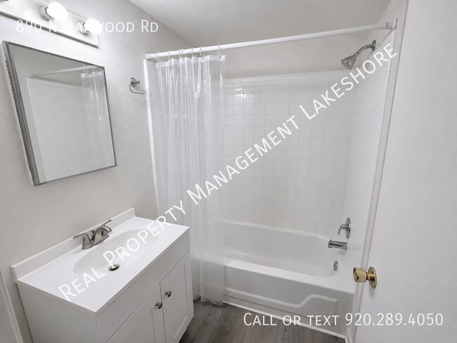 Building Photo - 890 N Oakwood Rd