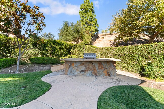 Building Photo - 3718 Young Wolf Dr