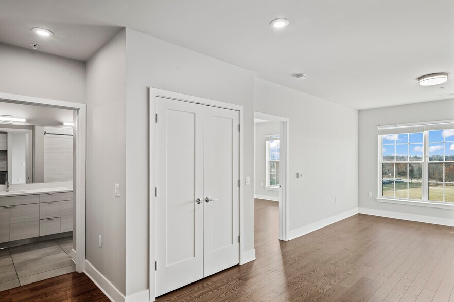Building Photo - 506 Diamondback Dr