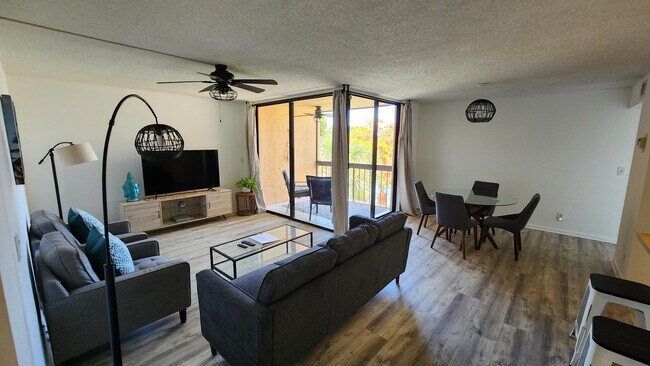 Building Photo - 950 Egret Cir