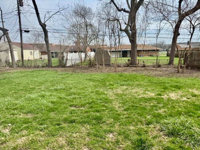 Building Photo - 3 Bedroom, 2 Bath Ranch Home with Garage and Fenced Yard in Huber Heights