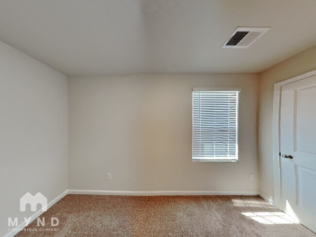Building Photo - 334 Taverners Ln