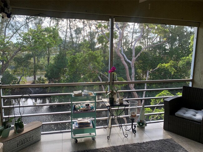 Building Photo - 1400 NE 57th St