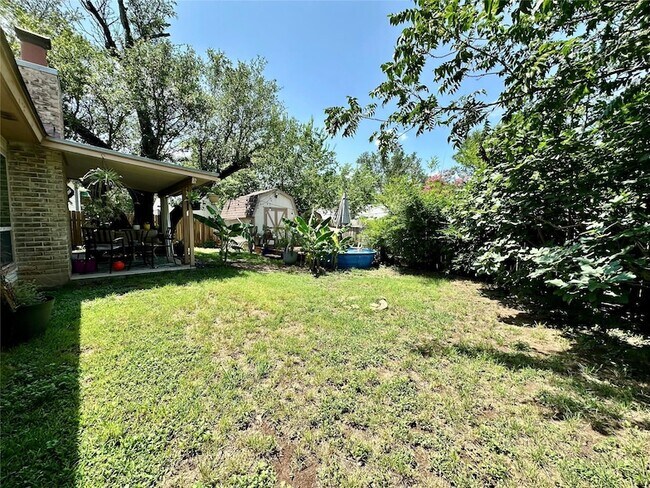 Building Photo - 1101 Stoneoak Ln