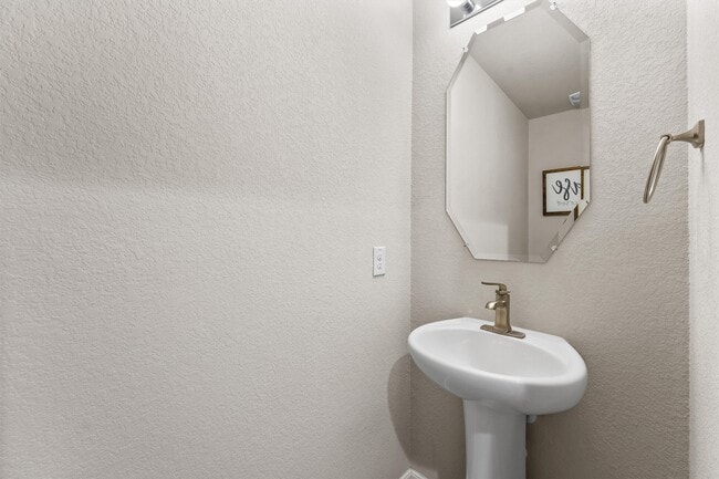 Building Photo - 12410 Lake Portal Dr