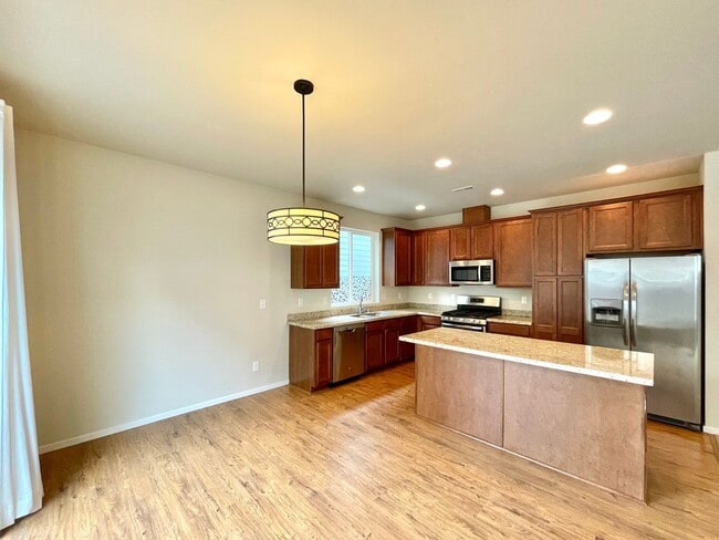 Building Photo - Modern 2017 Built Home in Silver Lake