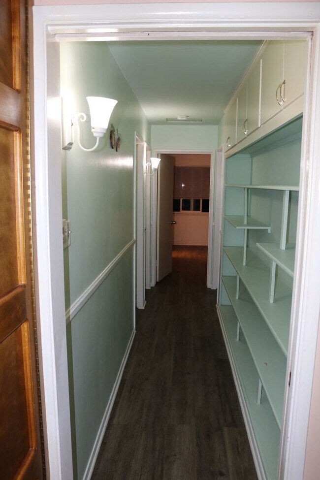 Building Photo - 19275 Symeron Rd