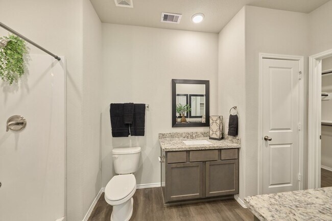 Building Photo - 901 Chickasaw Dr