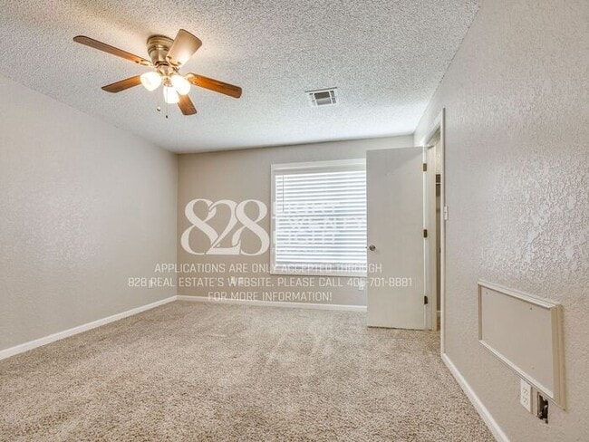 Building Photo - Spacious 2 Bed/2 Bath Townhome Duplex Available NOW in Moore, OK!