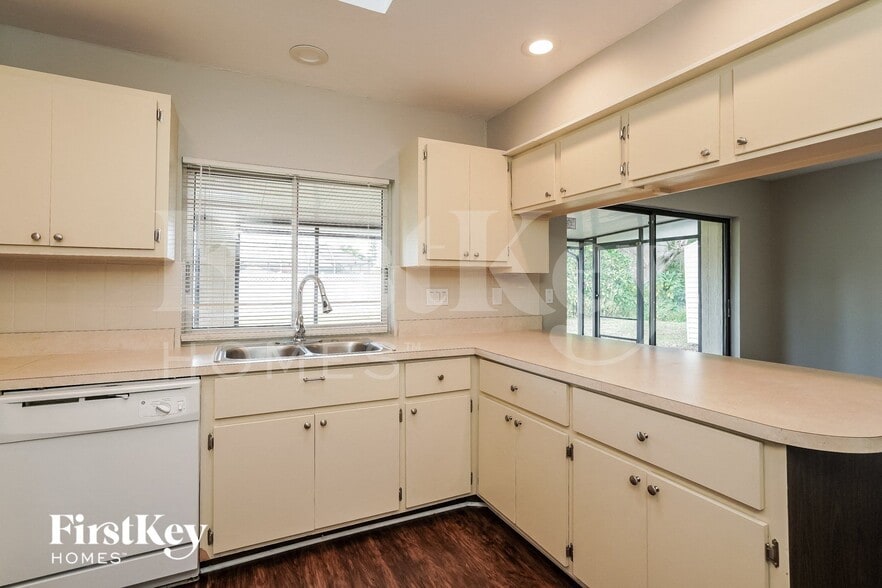 Building Photo - 1307 SE 45th St