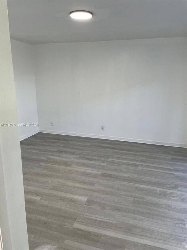 Building Photo - 2060 SW 90th Ave