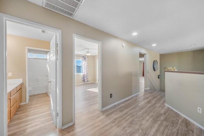 Building Photo - 79910 Camden Dr