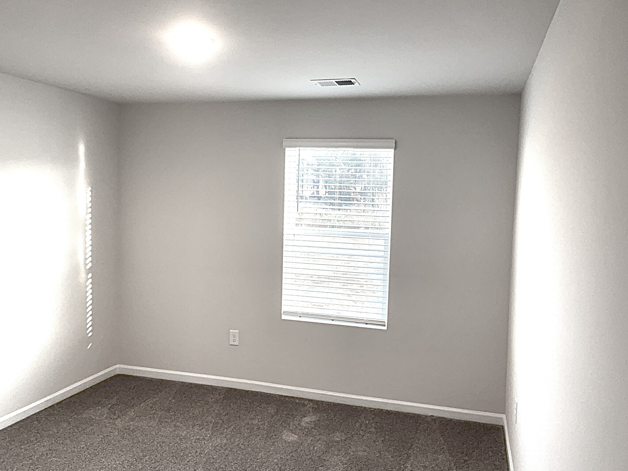 Building Photo - 3120 Emberly Dr