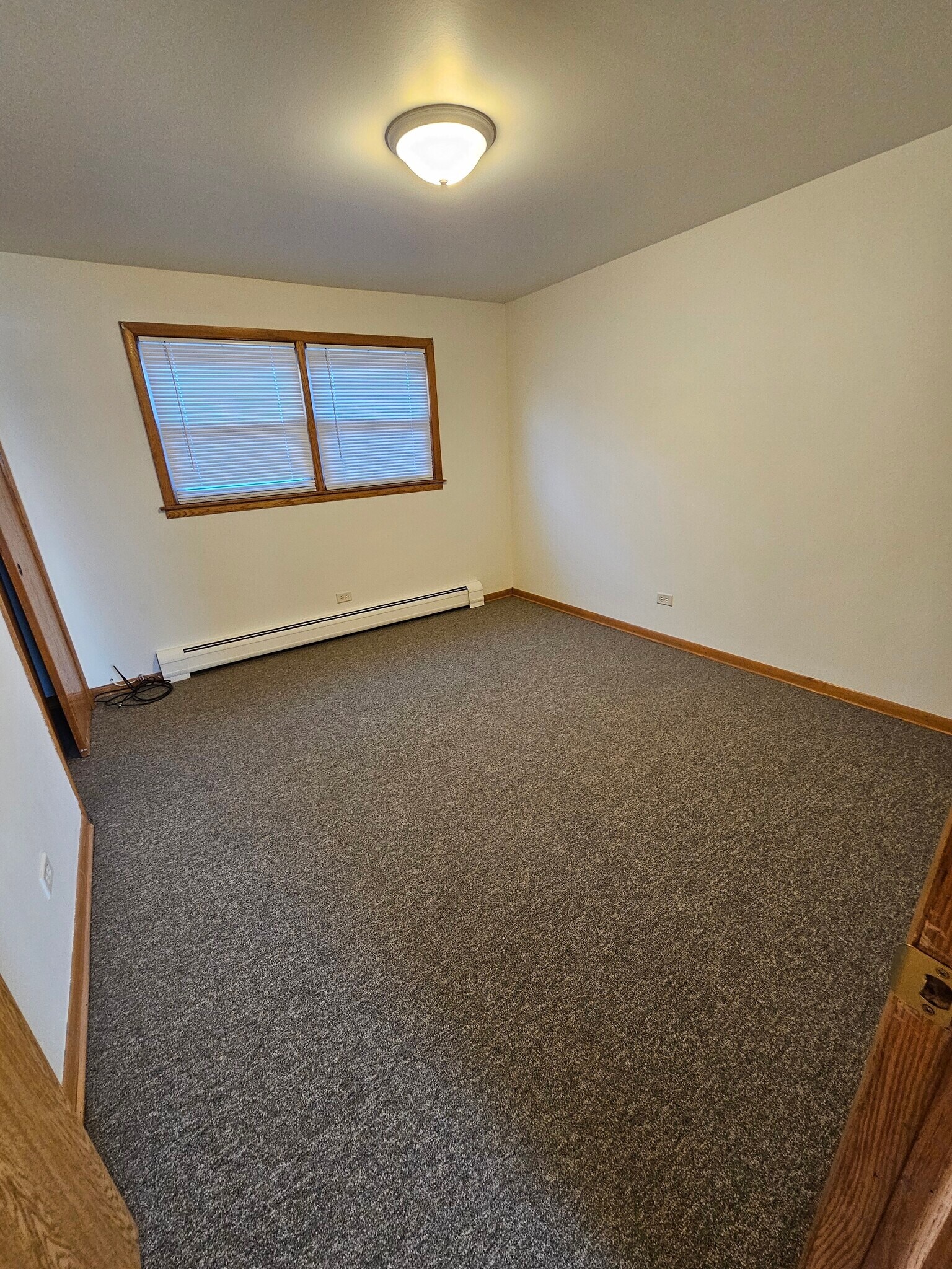 Building Photo - 6313 W Montrose Ave