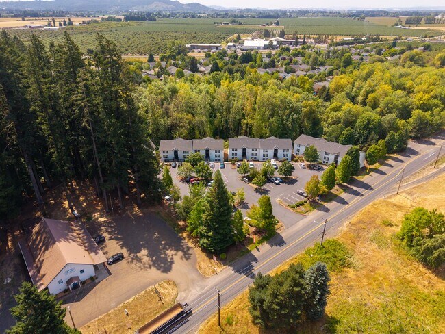 Building Photo - Bluebird Cozine Creek ***MOVE IN SPECIAL $...