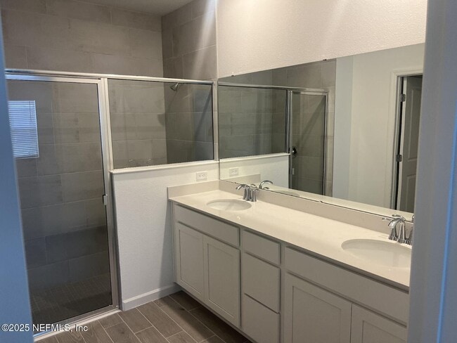 Building Photo - 235 SIMONSON