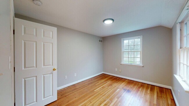 Building Photo - Maple Heights Area - 3 Bedroom Single Family Home