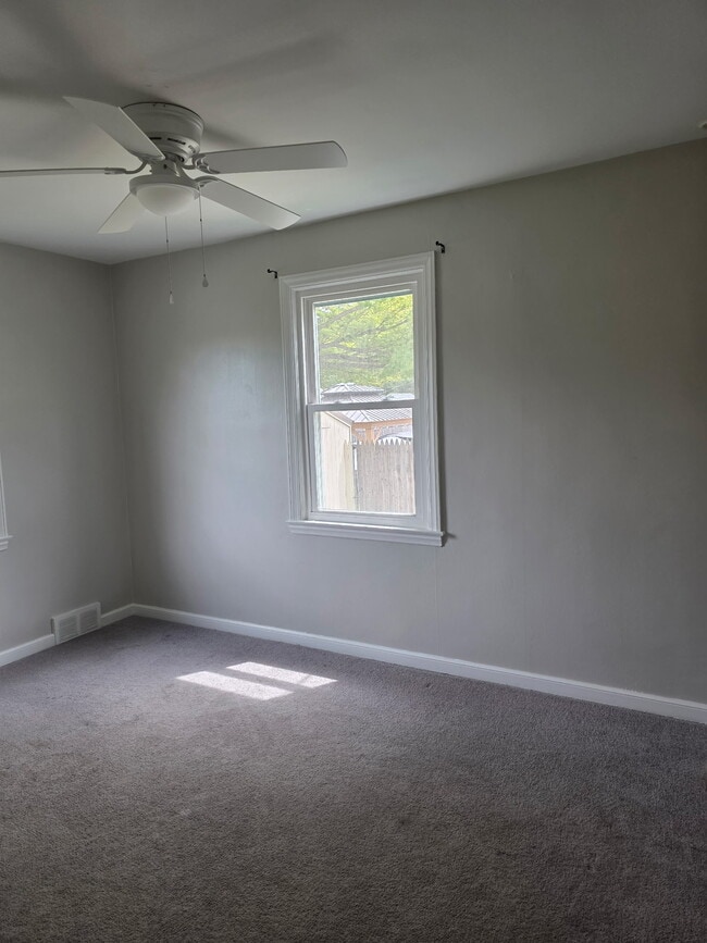 Building Photo - 2701 Fair Oaks Ave