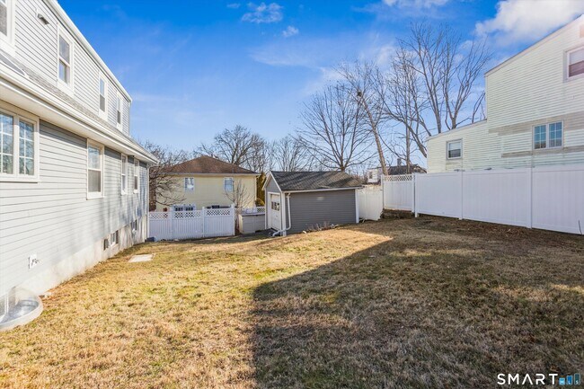 Building Photo - 8 Reynolds Pl