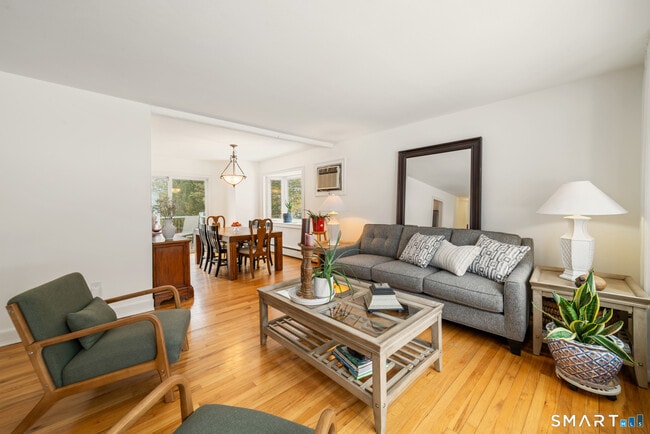 Building Photo - 16 Cushing Dr