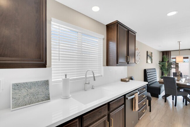 Building Photo - 84131 Azzura Way