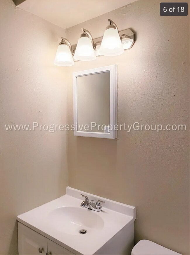 Building Photo - Cozy 2-Bedroom Home in a Peaceful Colorado Springs Neighborhood