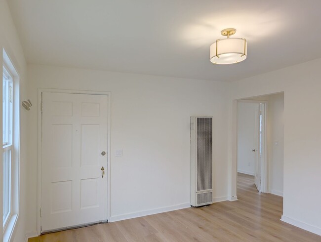 Building Photo - Charming one bed house in heart of Berkeley!