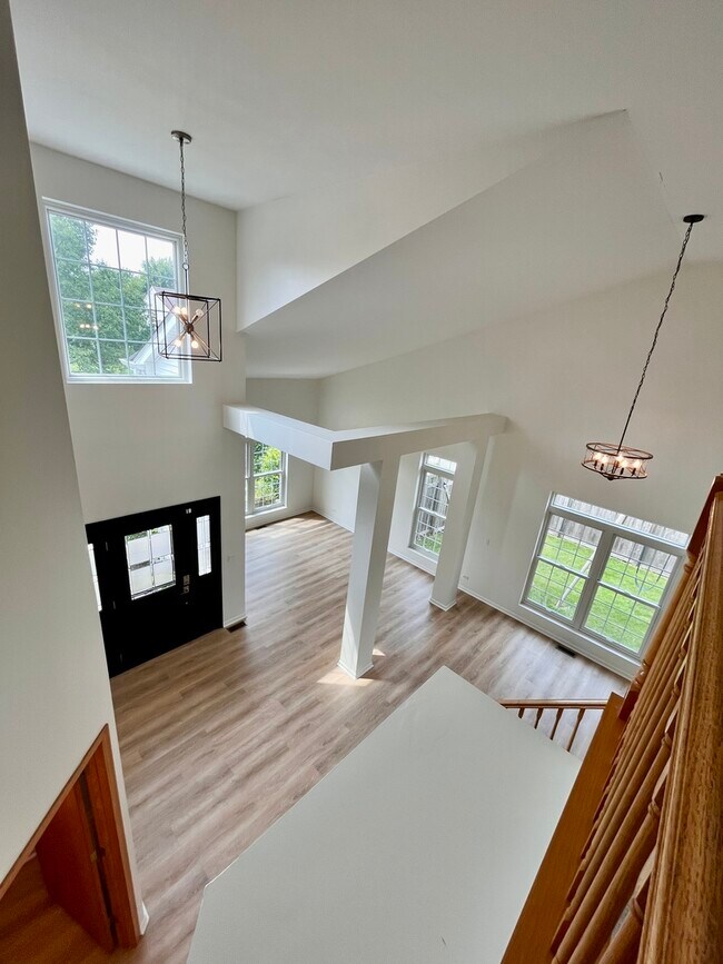 Building Photo - 1523 Schumacher Dr