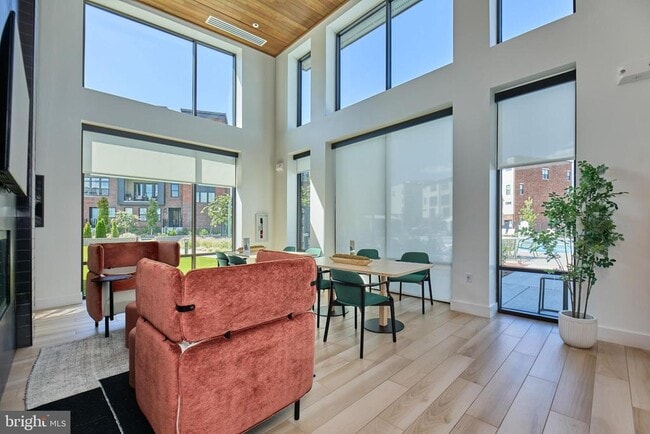 Building Photo - 22405 Claude Moore Dr