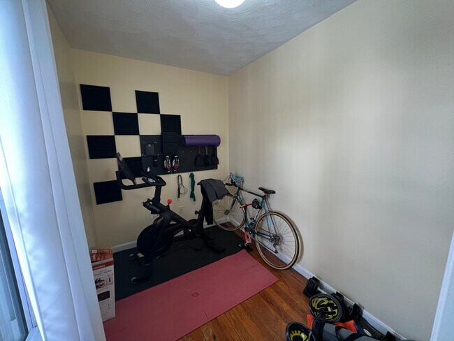 Building Photo - 225 Holland St