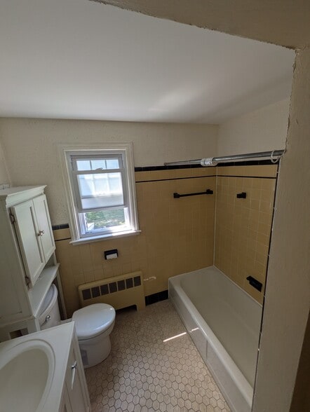 Bathroom - 33 Englewood Ave