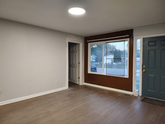 Building Photo - 434 Kenyon Ave