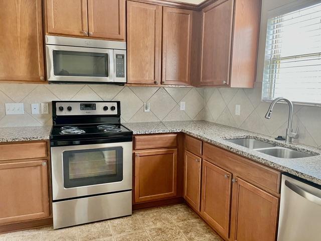 Building Photo - 5424 Falling Leaf Ln