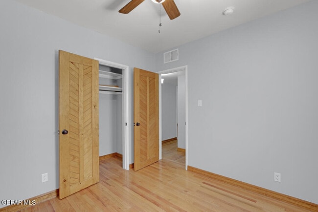 Building Photo - 406 W Overland Ave