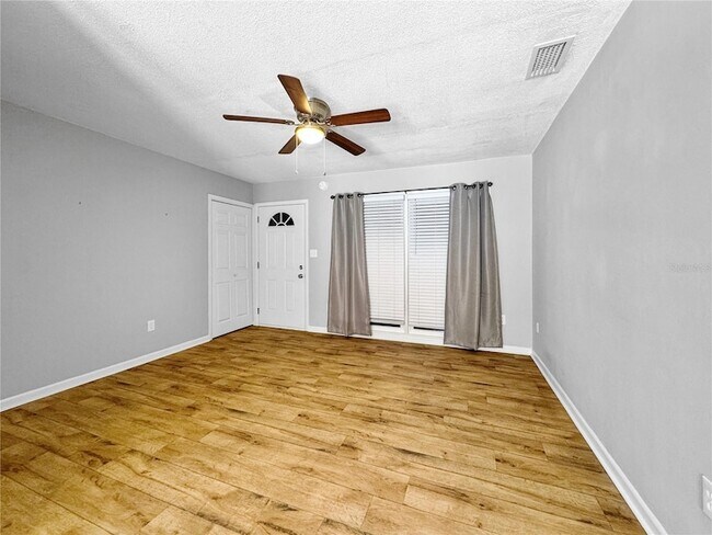 Building Photo - 1003 County Rd 17A W