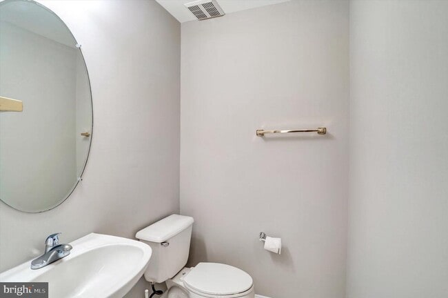 Building Photo - 43787 Virginia Manor Terrace