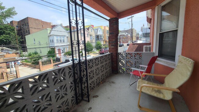 Building Photo - 271 Claremont Ave