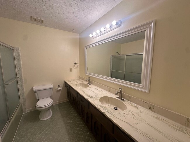 Building Photo - Charming 3 Bedroom, 2 Bathroom Home in Lenlock!