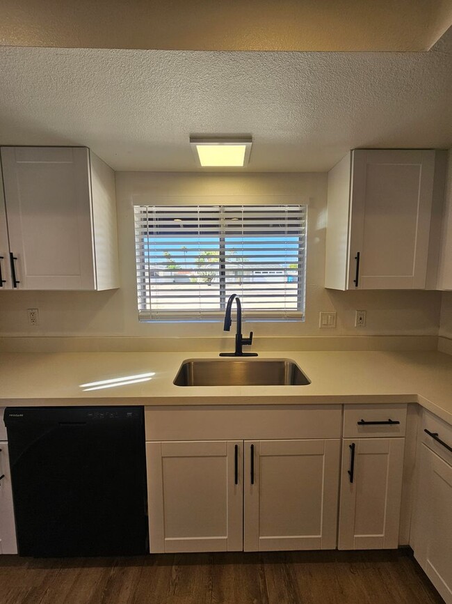 Building Photo - 3 bd with office -N. Phx - 1 story single ...