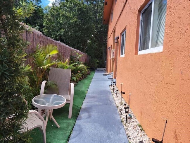 Building Photo - 441 NW 7th Terrace