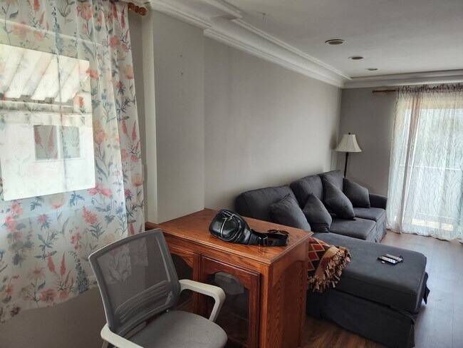 Building Photo - 310 Bethany Rd