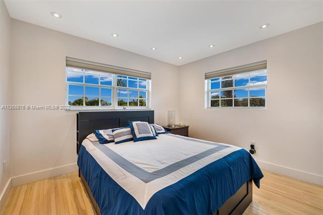 Building Photo - 11401 SW 72nd Plz