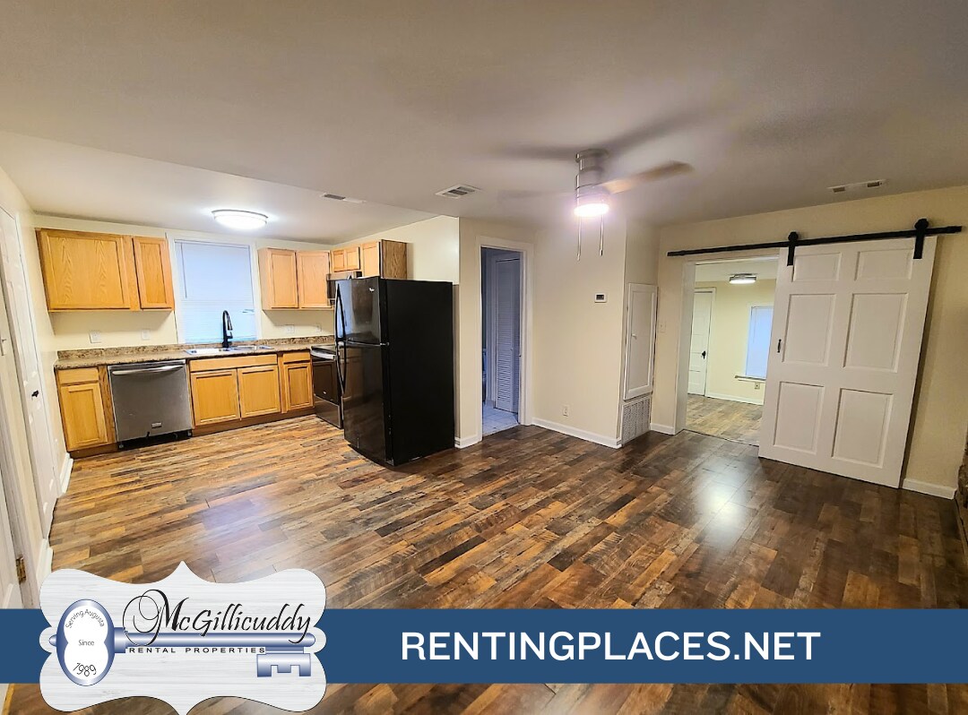 Building Photo - 1507 Troupe St